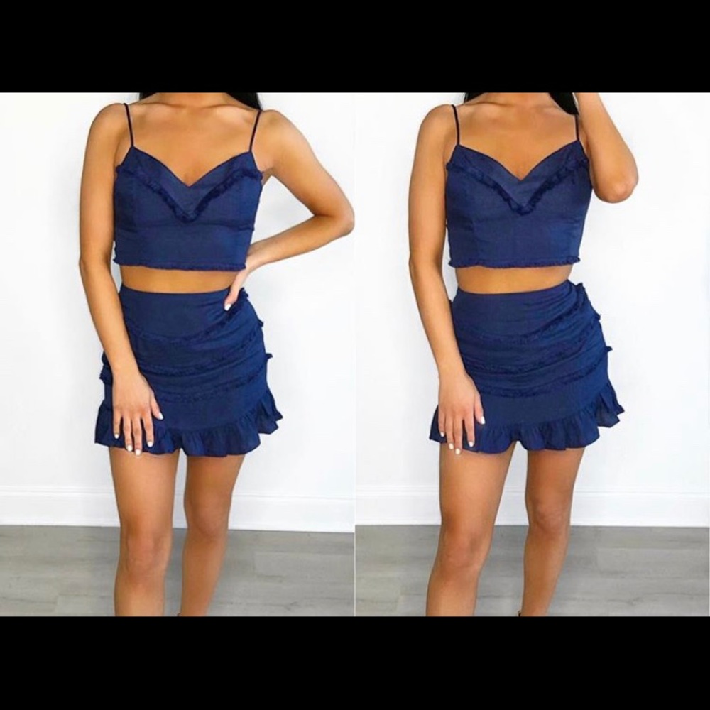 High waisted skirt and crop top outfit set